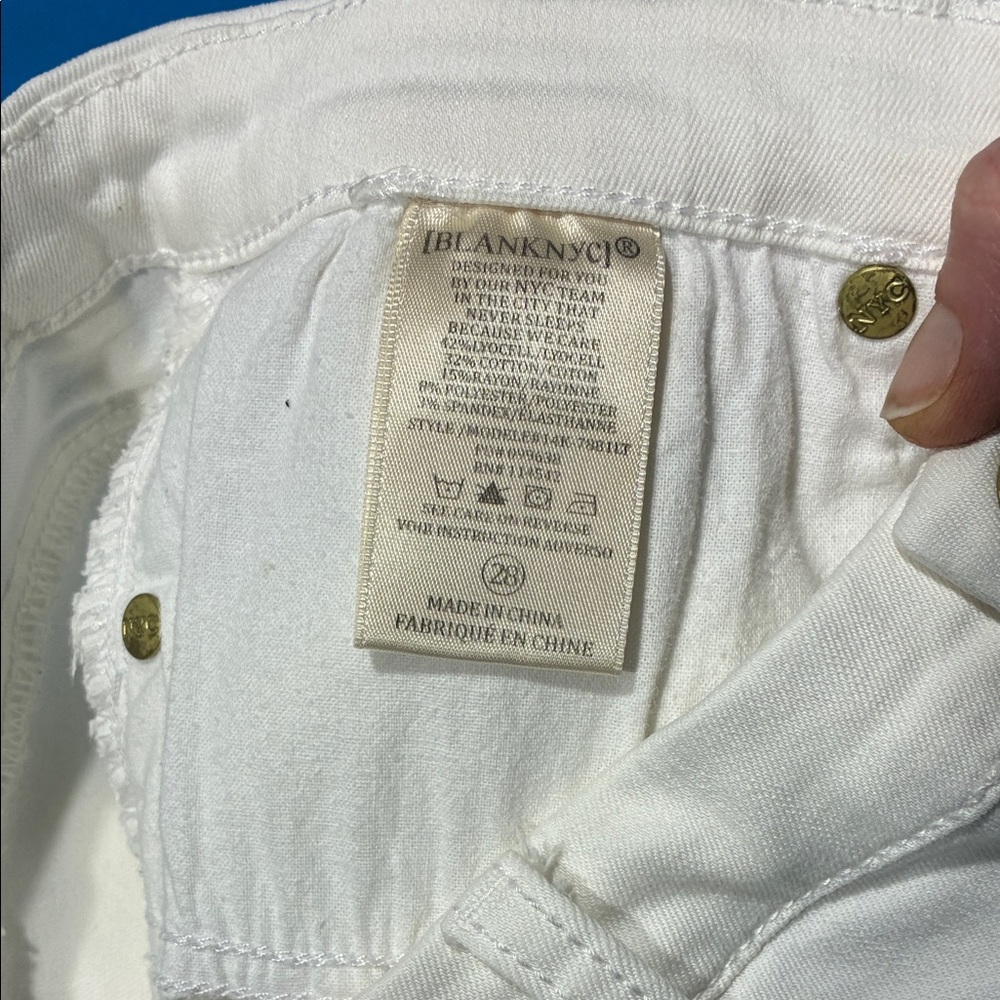 Blank NYC White Frayed Hem Denim Shorts - Picture 3 of 14
